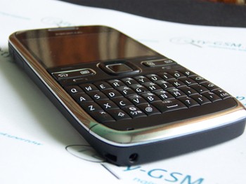 Nokia E72